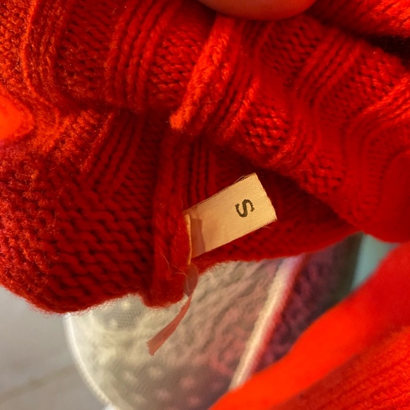 Gorgeous Bright Red Thick Knit V Neck Vintage Sweater - Picture 8 of 8